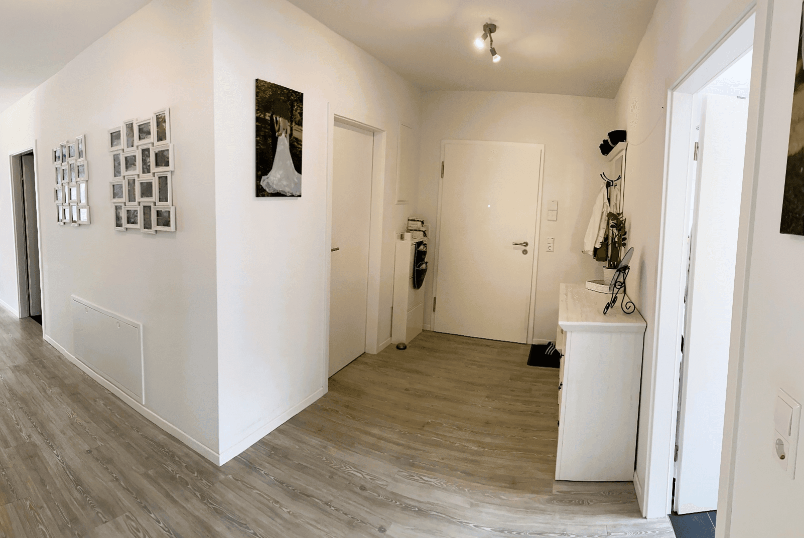 Prodej bytu 4+kk 118 m², Eningen unter Achalm, Bádensko-Württembersko Prodej bytu 4+kk 118 m², Eningen unter Achalm, Bádensko-Württembersko