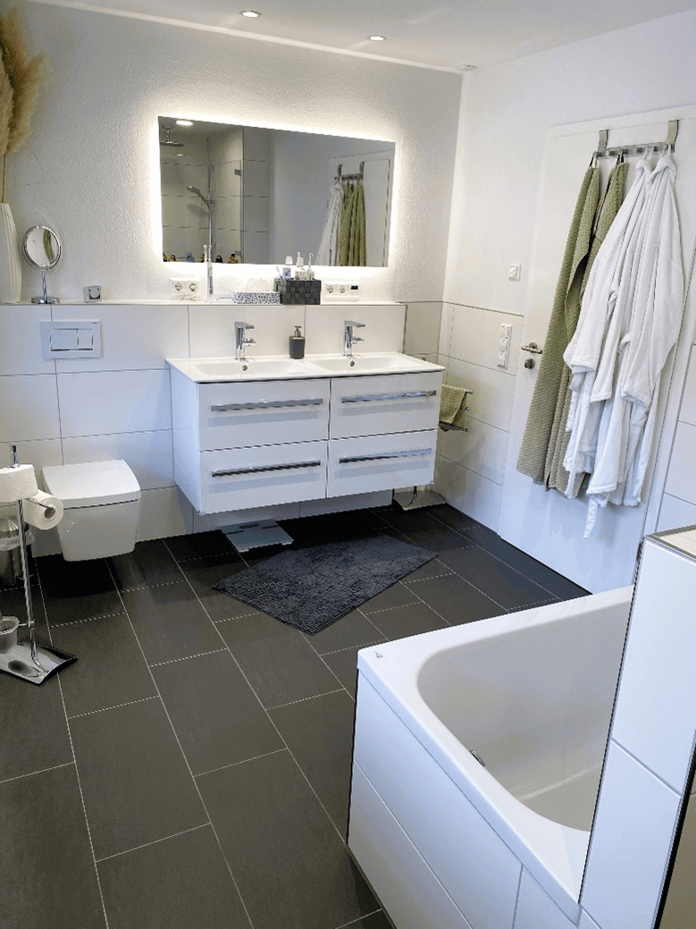 Prodej bytu 4+kk 118 m², Eningen unter Achalm, Bádensko-Württembersko Prodej bytu 4+kk 118 m², Eningen unter Achalm, Bádensko-Württembersko