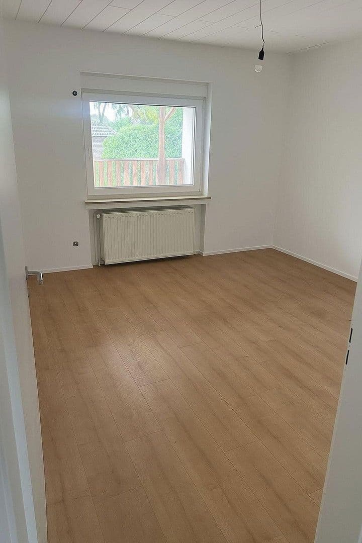 Pronájem domu 180 m², pozemek 800 m², Rodewald, Dolní Sasko Pronájem domu 180 m², pozemek 800 m², Rodewald, Dolní Sasko