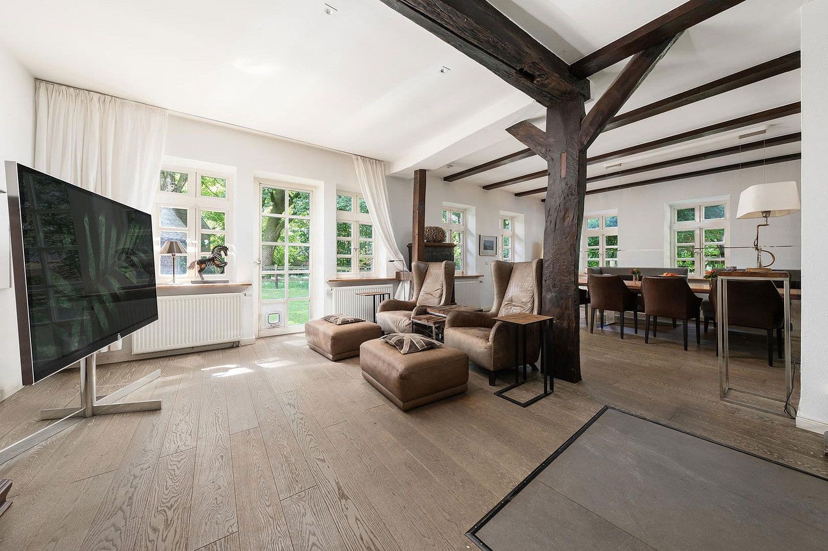 Prodej domu 500 m², pozemek 6.275 m², Lauenbrücker Straße 5, Schneverdingen, Dolní Sasko Prodej domu 500 m², pozemek 6.275 m², Lauenbrücker Straße 5, Schneverdingen, Dolní Sasko