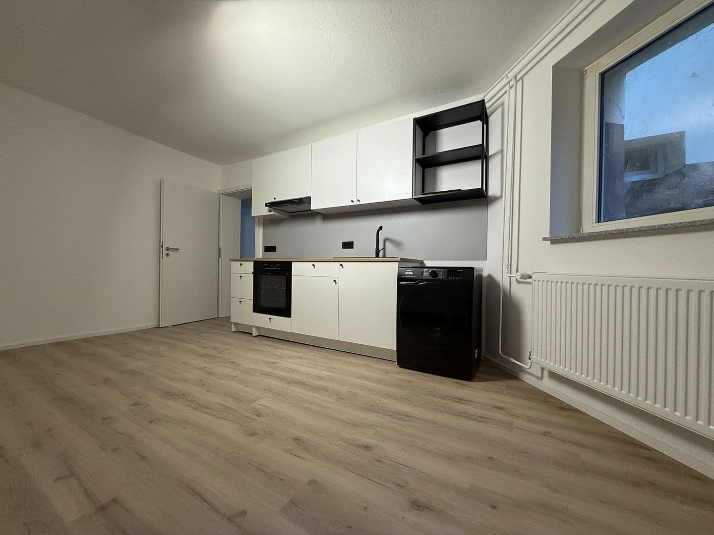 Pronájem bytu 2+1 75 m², Schubertstraße, Braunschweig, Dolní Sasko Pronájem bytu 2+1 75 m², Schubertstraße, Braunschweig, Dolní Sasko