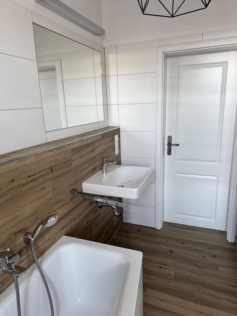 Pronájem bytu 2+1 47 m², Am Mühlgraben 1c, Kreischa, Sasko Pronájem bytu 2+1 47 m², Am Mühlgraben 1c, Kreischa, Sasko