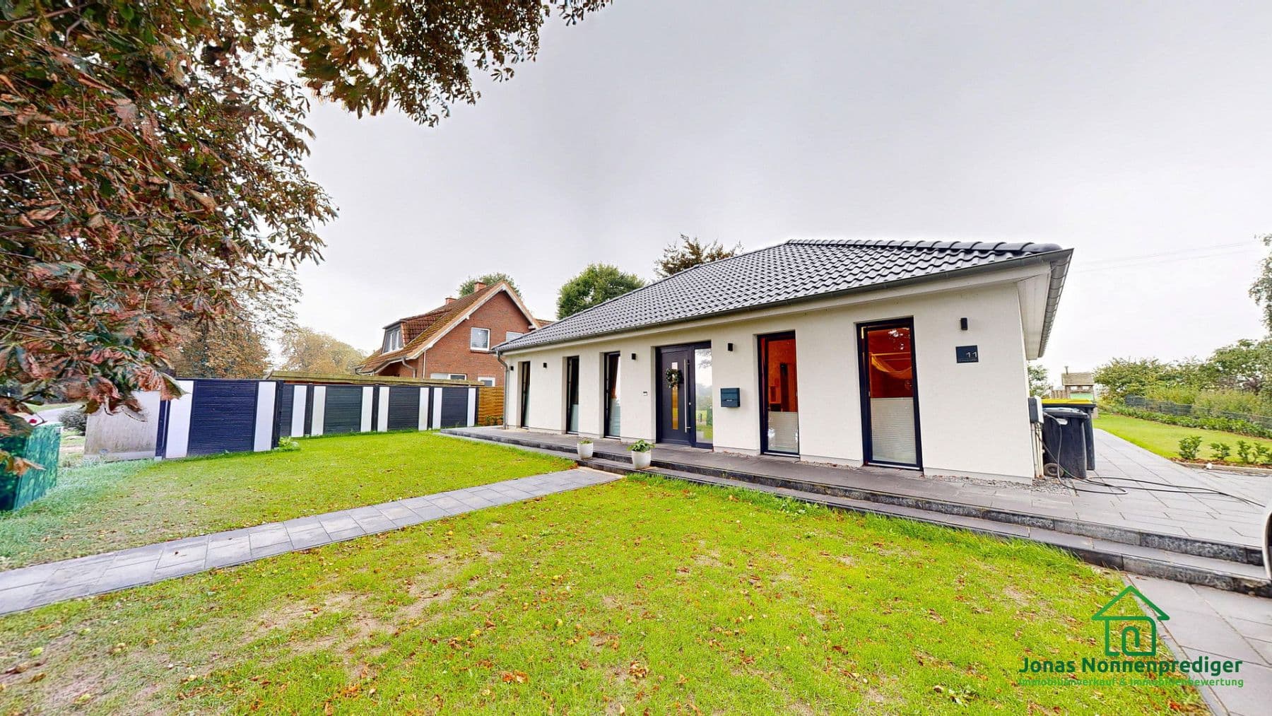 Prodej domu 146 m², pozemek 1.064 m², Seestraße 11, Mühlen Eichsen, Mecklenburg-Vorpommern Prodej domu 146 m², pozemek 1.064 m², Seestraße 11, Mühlen Eichsen, Mecklenburg-Vorpommern