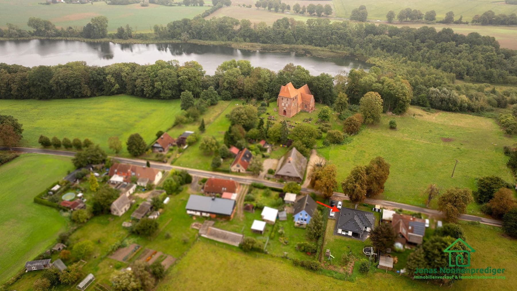 Prodej domu 146 m², pozemek 1.064 m², Seestraße 11, Mühlen Eichsen, Mecklenburg-Vorpommern Prodej domu 146 m², pozemek 1.064 m², Seestraße 11, Mühlen Eichsen, Mecklenburg-Vorpommern