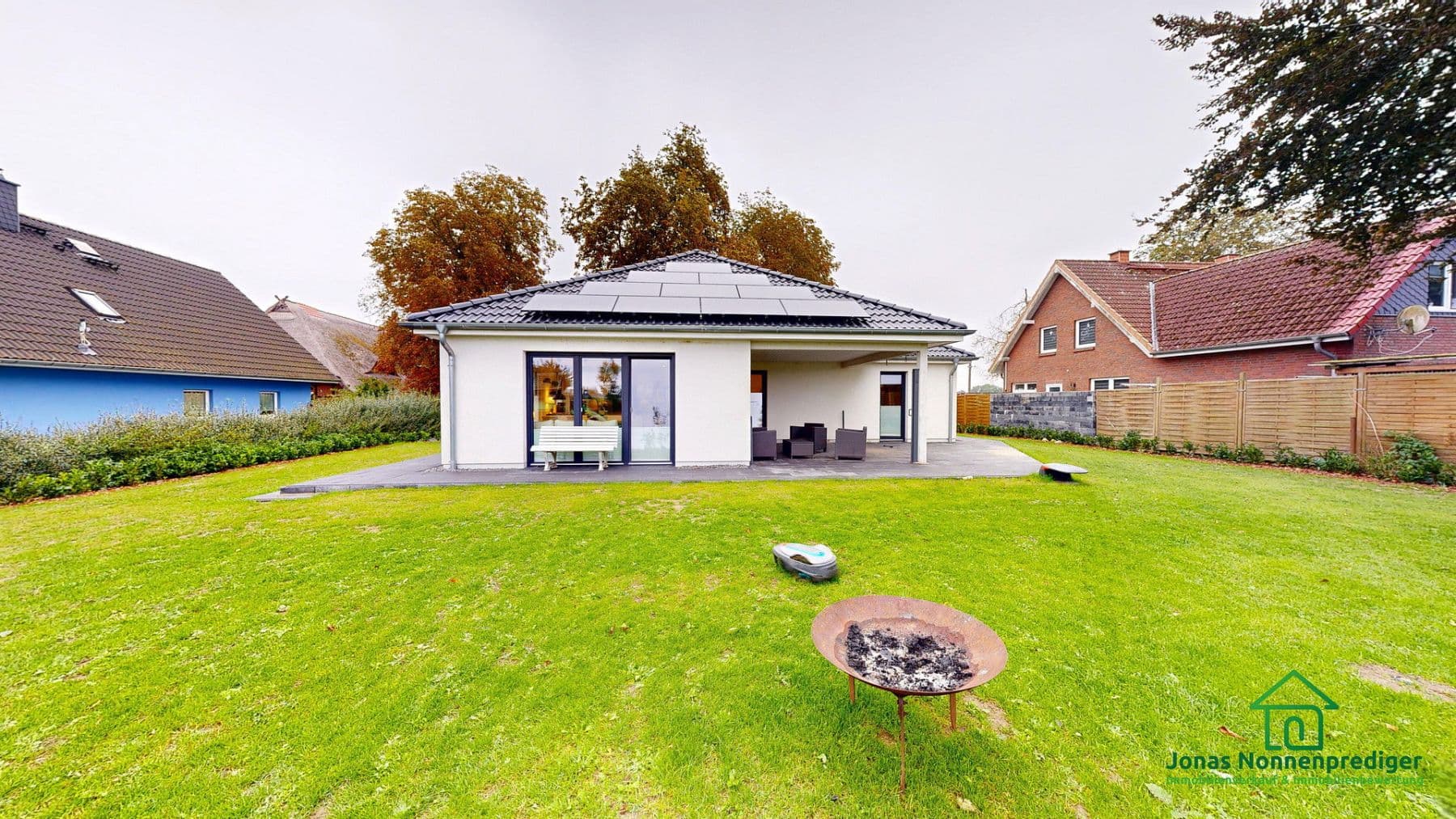 Prodej domu 146 m², pozemek 1.064 m², Seestraße 11, Mühlen Eichsen, Mecklenburg-Vorpommern Prodej domu 146 m², pozemek 1.064 m², Seestraße 11, Mühlen Eichsen, Mecklenburg-Vorpommern