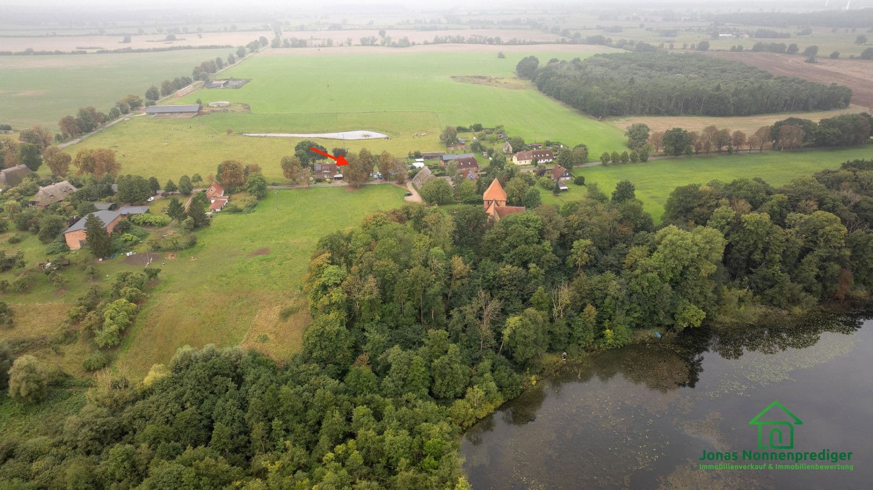 Prodej domu 146 m², pozemek 1.064 m², Seestraße 11, Mühlen Eichsen, Mecklenburg-Vorpommern Prodej domu 146 m², pozemek 1.064 m², Seestraße 11, Mühlen Eichsen, Mecklenburg-Vorpommern