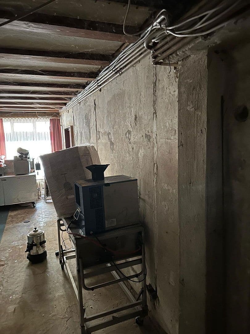 Pronájem nebytového prostoru 73 m², Lindenstraße 30, Bad Wildungen, Hessen Pronájem nebytového prostoru 73 m², Lindenstraße 30, Bad Wildungen, Hessen