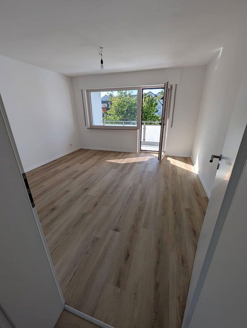 Pronájem bytu 2+1 97 m², Niefern-Öschelbronn, Bádensko-Württembersko Pronájem bytu 2+1 97 m², Niefern-Öschelbronn, Bádensko-Württembersko
