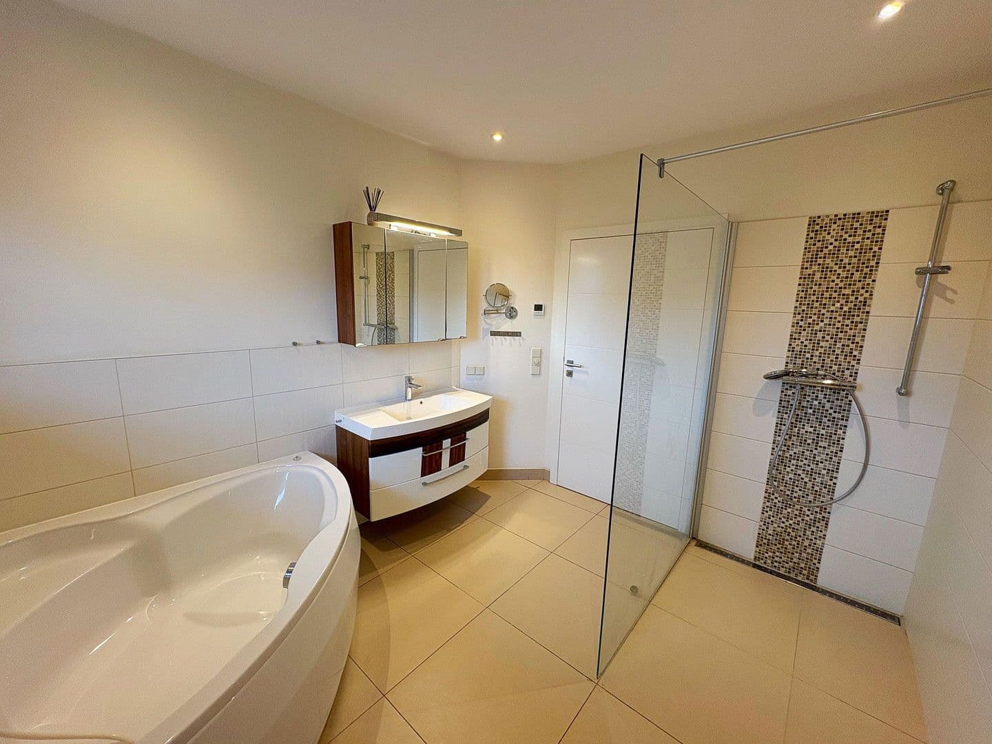 Prodej domu 121 m², pozemek 974 m², Oberbarnim, Braniborsko Prodej domu 121 m², pozemek 974 m², Oberbarnim, Braniborsko