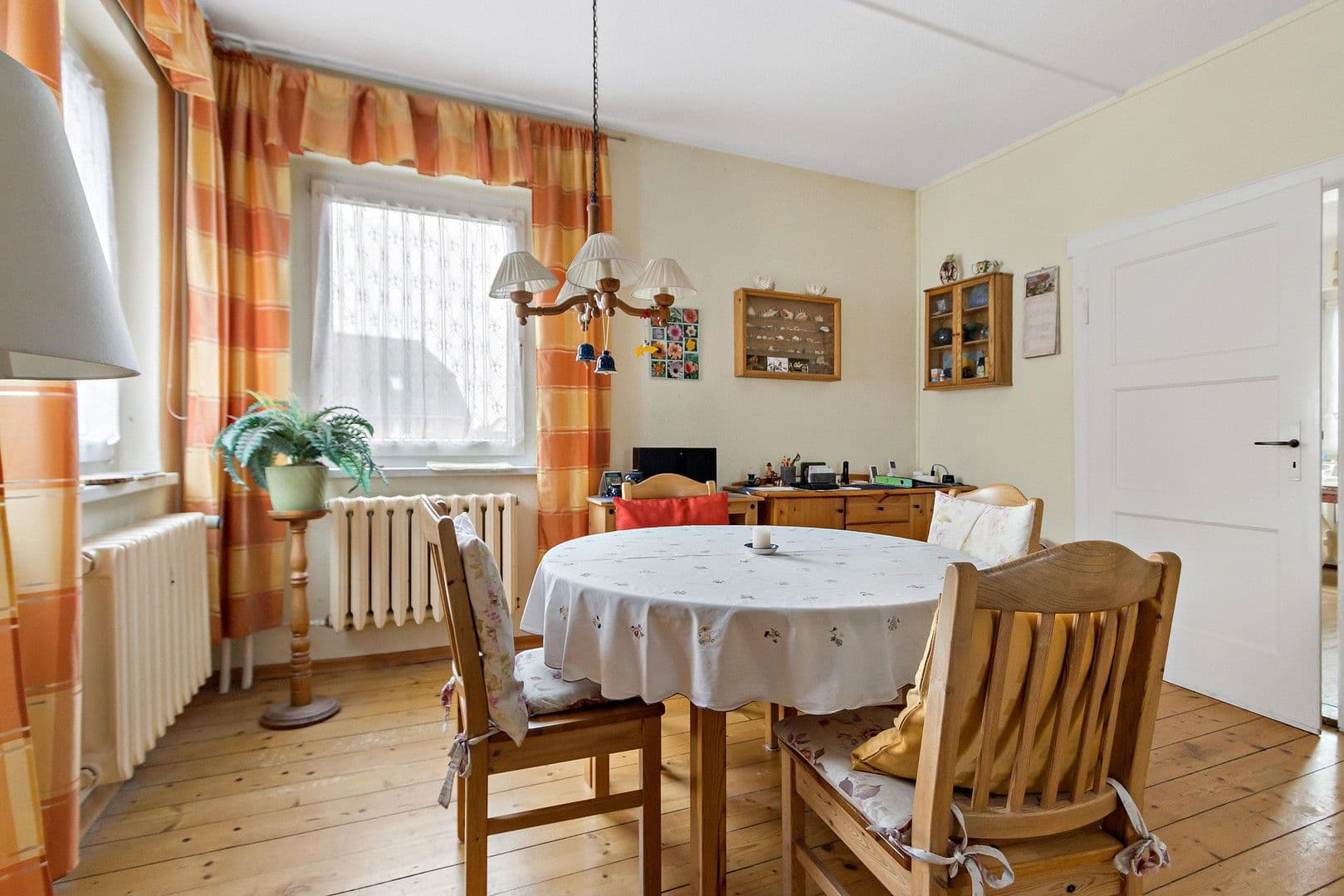 Prodej domu 120 m², pozemek 897 m², Goldbergstraße 39, Halle, Sasko-Anhaltsko Prodej domu 120 m², pozemek 897 m², Goldbergstraße 39, Halle, Sasko-Anhaltsko