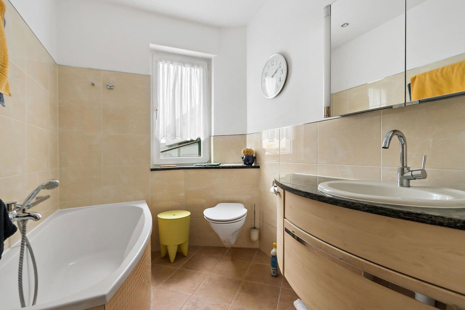 Prodej domu 120 m², pozemek 897 m², Goldbergstraße 39, Halle, Sasko-Anhaltsko Prodej domu 120 m², pozemek 897 m², Goldbergstraße 39, Halle, Sasko-Anhaltsko