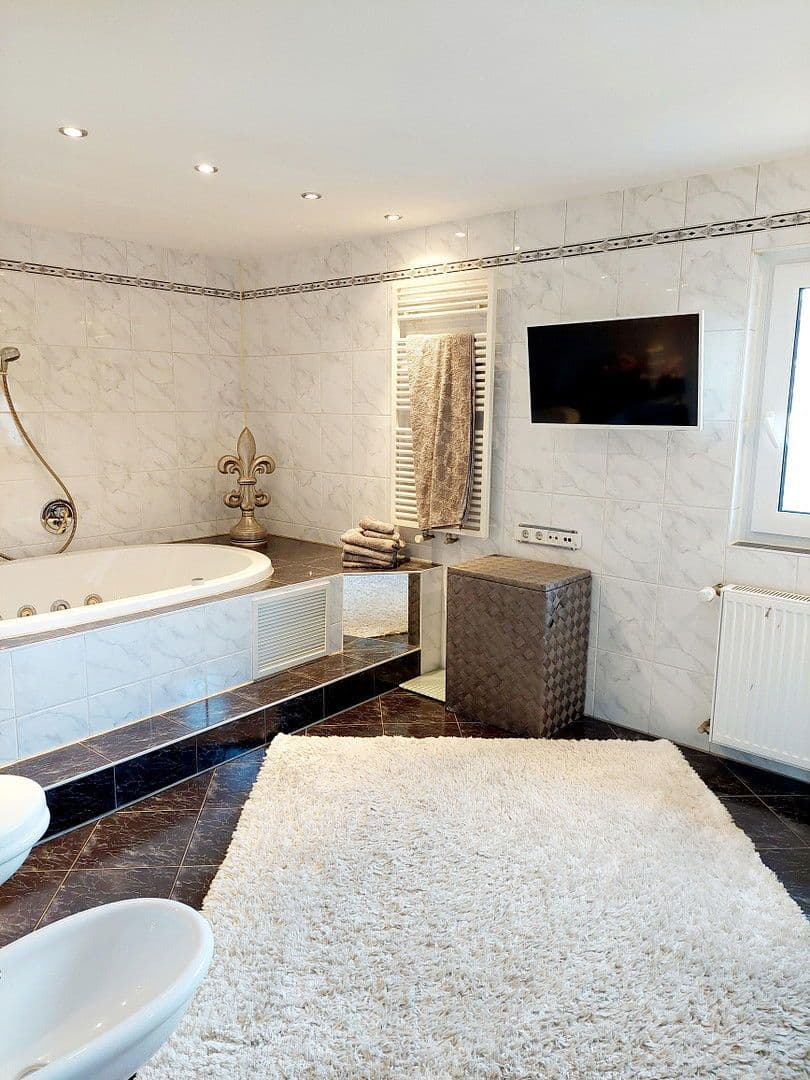 Prodej domu 200 m², pozemek 451 m², Mainz, Porýní-Falc Prodej domu 200 m², pozemek 451 m², Mainz, Porýní-Falc