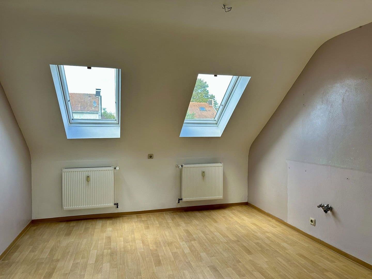 Pronájem bytu 3+kk 98 m², Saarbrücken, Země Sársko Pronájem bytu 3+kk 98 m², Saarbrücken, Země Sársko