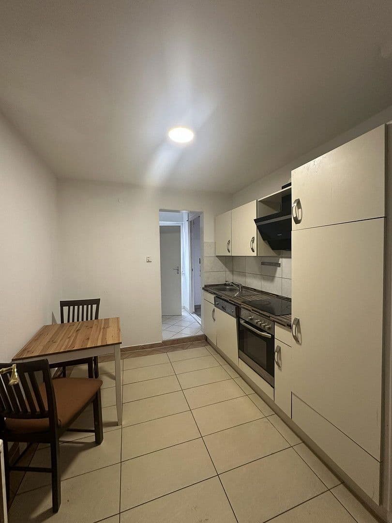 Pronájem domu 128 m², pozemek 71 m², Stuttgart, Bádensko-Württembersko Pronájem domu 128 m², pozemek 71 m², Stuttgart, Bádensko-Württembersko