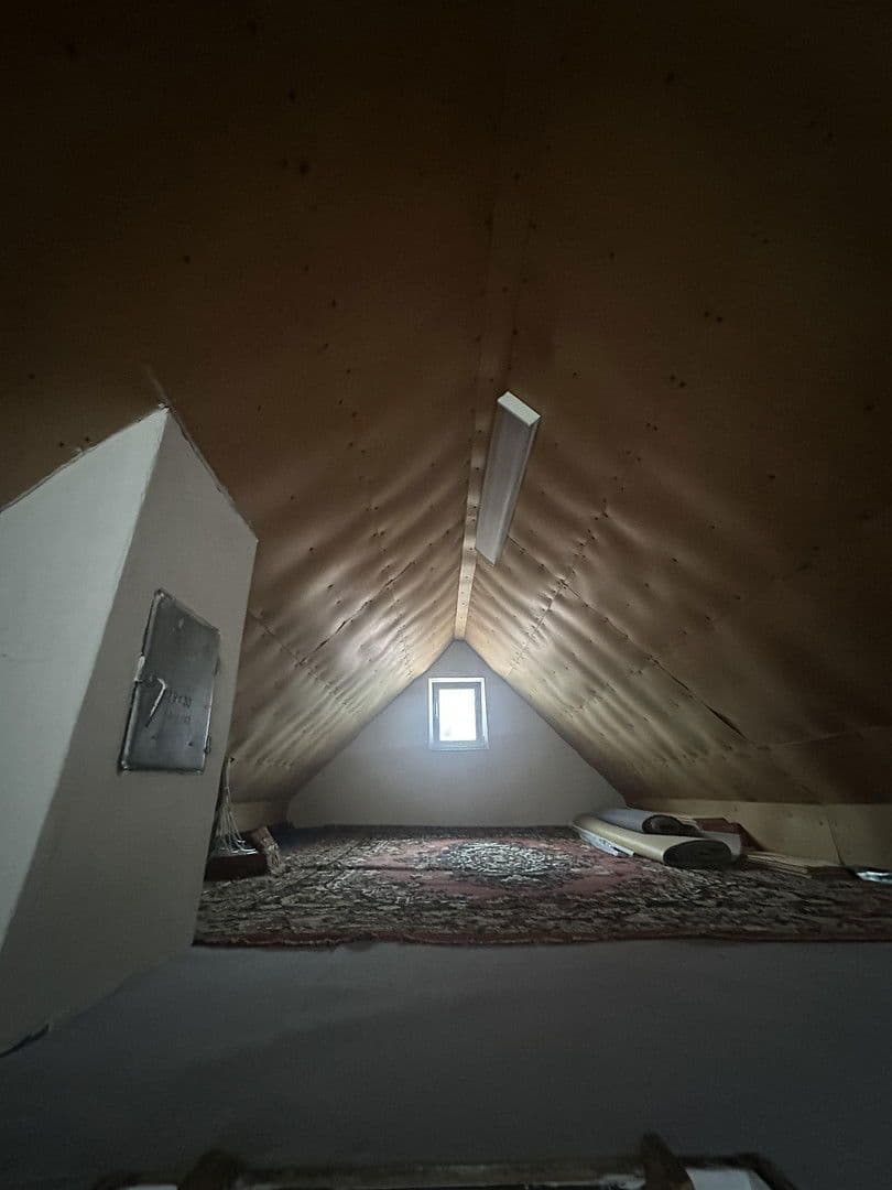 Pronájem domu 128 m², pozemek 71 m², Stuttgart, Bádensko-Württembersko Pronájem domu 128 m², pozemek 71 m², Stuttgart, Bádensko-Württembersko