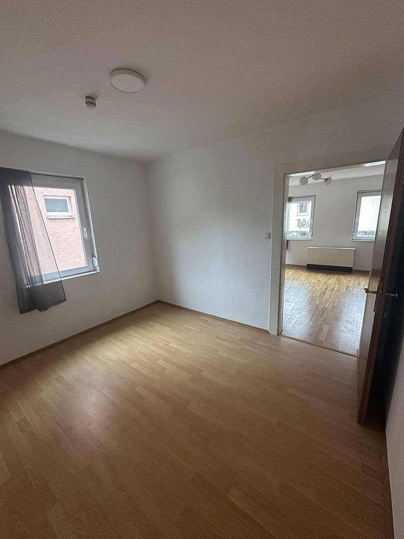 Pronájem domu 128 m², pozemek 71 m², Stuttgart, Bádensko-Württembersko Pronájem domu 128 m², pozemek 71 m², Stuttgart, Bádensko-Württembersko