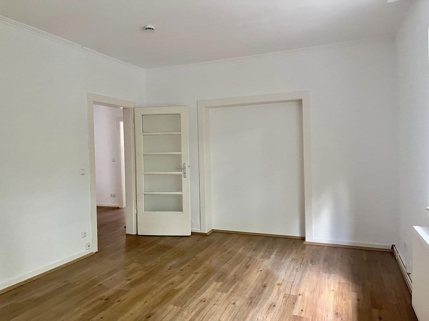 Pronájem bytu 4+1 91 m², Mönckebergallee, Hannover, Dolní Sasko Pronájem bytu 4+1 91 m², Mönckebergallee, Hannover, Dolní Sasko