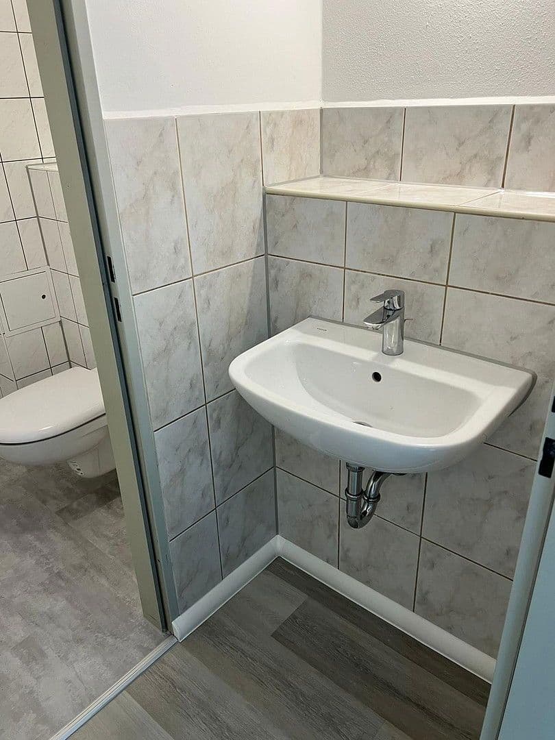 Pronájem kanceláře 67 m², Poststraße 6, Berga-Wünschendorf, Durynsko Pronájem kanceláře 67 m², Poststraße 6, Berga-Wünschendorf, Durynsko