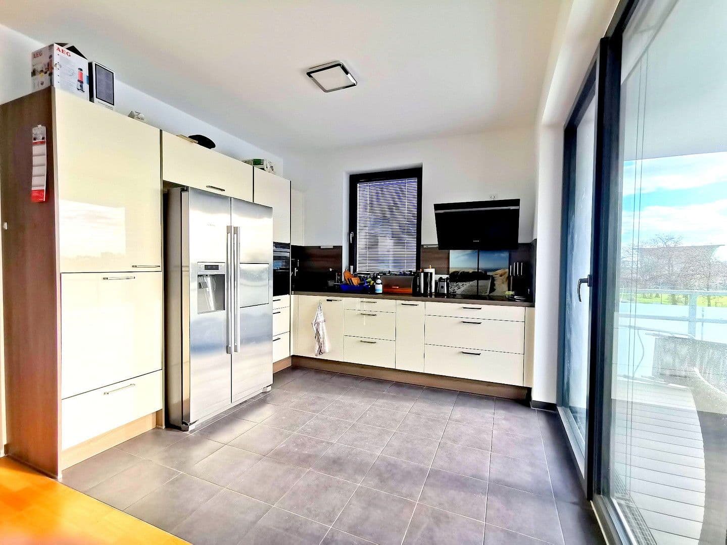 Pronájem bytu 4+1 105 m², Abraham-Lincoln-Allee 18, Mannheim, Bádensko-Württembersko Pronájem bytu 4+1 105 m², Abraham-Lincoln-Allee 18, Mannheim, Bádensko-Württembersko