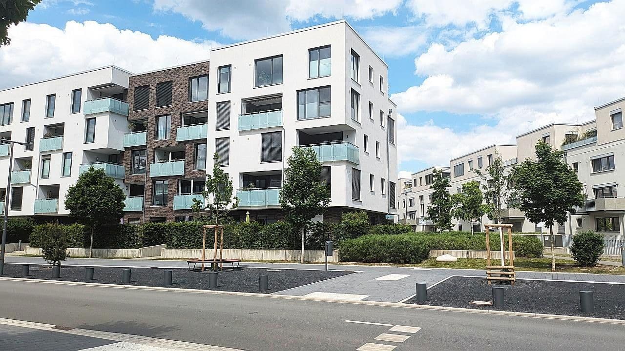 Pronájem bytu 4+1 105 m², Abraham-Lincoln-Allee 18, Mannheim, Bádensko-Württembersko Pronájem bytu 4+1 105 m², Abraham-Lincoln-Allee 18, Mannheim, Bádensko-Württembersko