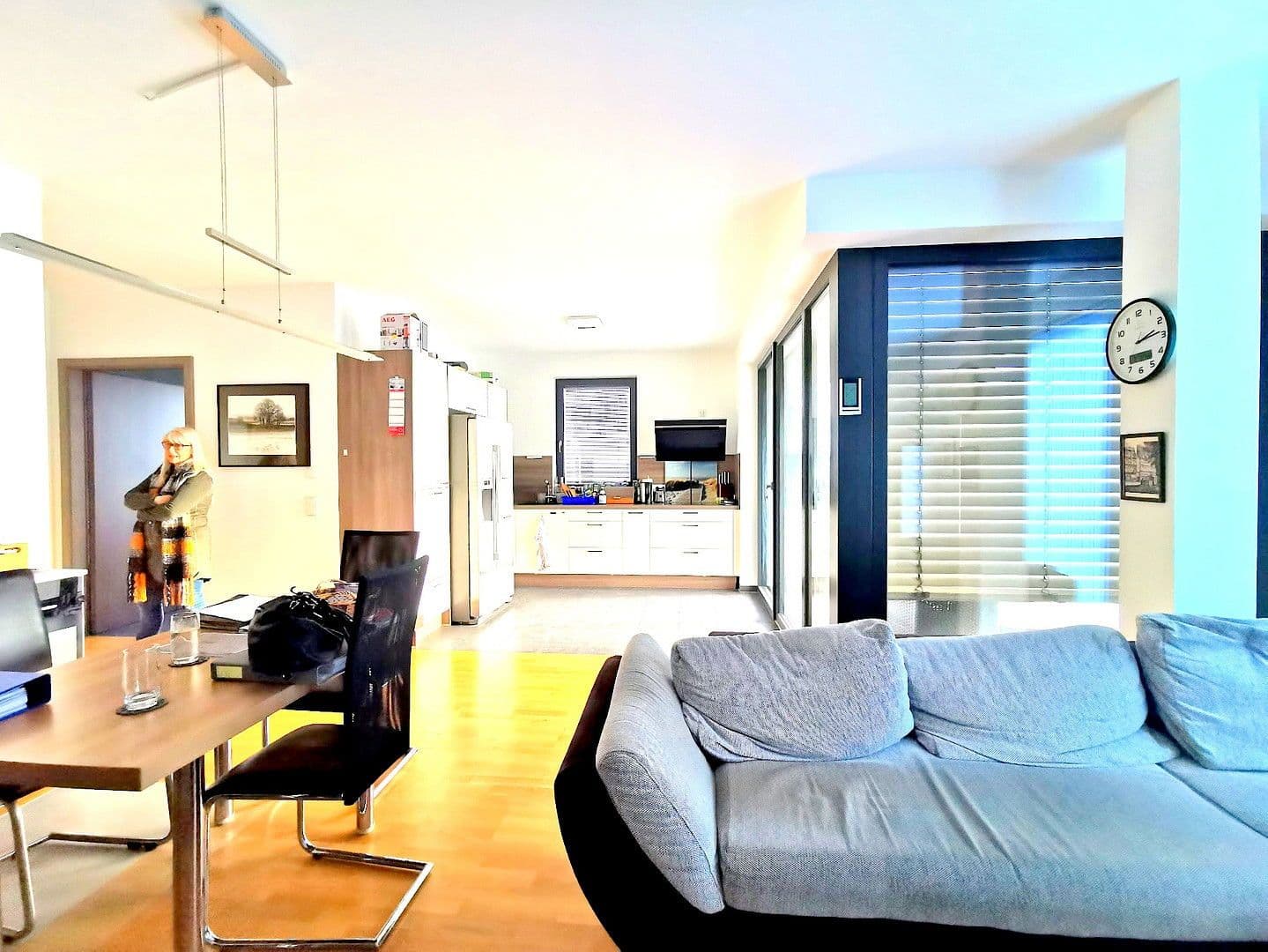 Pronájem bytu 4+1 105 m², Abraham-Lincoln-Allee 18, Mannheim, Bádensko-Württembersko Pronájem bytu 4+1 105 m², Abraham-Lincoln-Allee 18, Mannheim, Bádensko-Württembersko