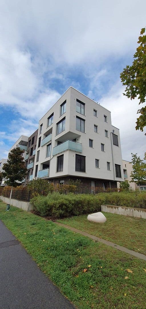 Pronájem bytu 4+1 105 m², Abraham-Lincoln-Allee 18, Mannheim, Bádensko-Württembersko Pronájem bytu 4+1 105 m², Abraham-Lincoln-Allee 18, Mannheim, Bádensko-Württembersko