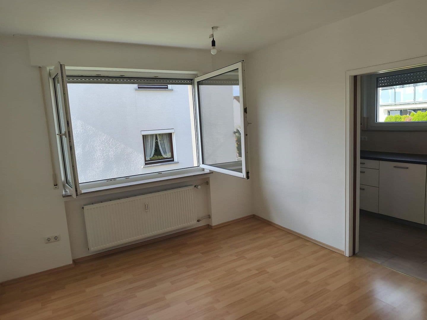 Prodej domu 239 m², pozemek 712 m², Friedrichshafen, Bádensko-Württembersko Prodej domu 239 m², pozemek 712 m², Friedrichshafen, Bádensko-Württembersko