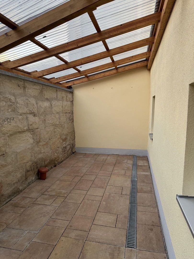 Pronájem domu 102 m², pozemek 98 m², Kuttlerstr. 15, Erlangen, Bavorsko Pronájem domu 102 m², pozemek 98 m², Kuttlerstr. 15, Erlangen, Bavorsko