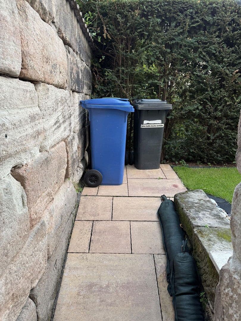 Pronájem domu 102 m², pozemek 98 m², Kuttlerstr. 15, Erlangen, Bavorsko Pronájem domu 102 m², pozemek 98 m², Kuttlerstr. 15, Erlangen, Bavorsko