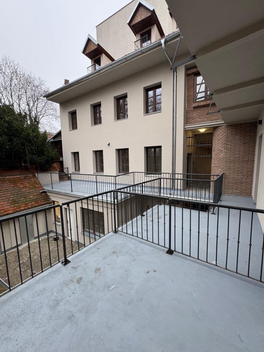 Pronájem bytu 1+kk 21 m², Francouzská, Brno, Jihomoravský kraj Pronájem bytu 1+kk 21 m², Francouzská, Brno, Jihomoravský kraj