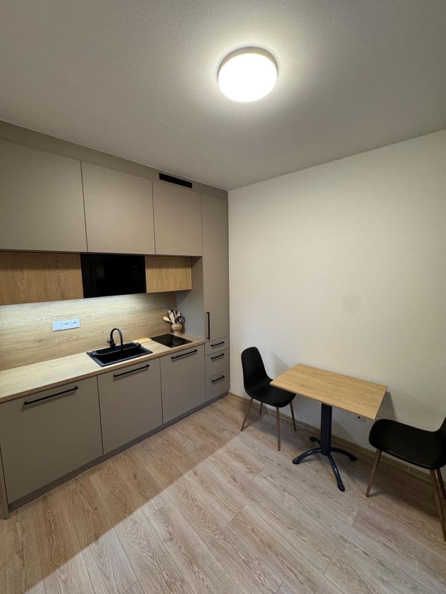 Pronájem bytu 1+kk 21 m², Francouzská, Brno, Jihomoravský kraj Pronájem bytu 1+kk 21 m², Francouzská, Brno, Jihomoravský kraj
