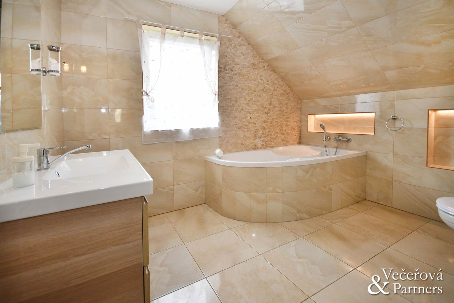 Prodej domu 149 m², pozemek 702 m², Mozartova, Říčany, Středočeský kraj Prodej domu 149 m², pozemek 702 m², Mozartova, Říčany, Středočeský kraj