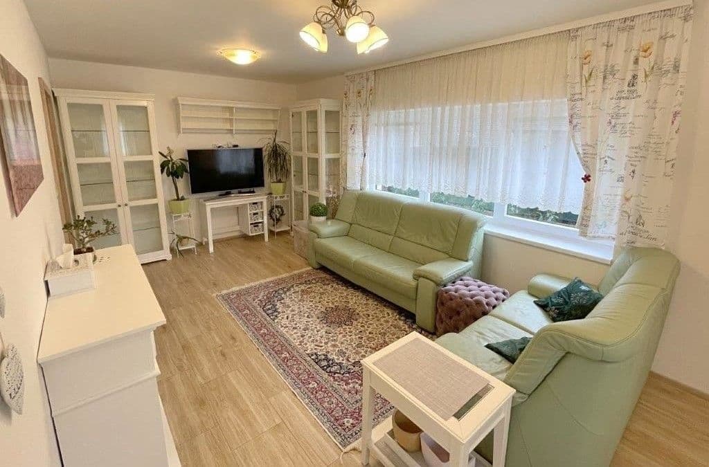 Prodej domu 146 m², pozemek 702 m², Mozartova, Říčany, Středočeský kraj Prodej domu 146 m², pozemek 702 m², Mozartova, Říčany, Středočeský kraj
