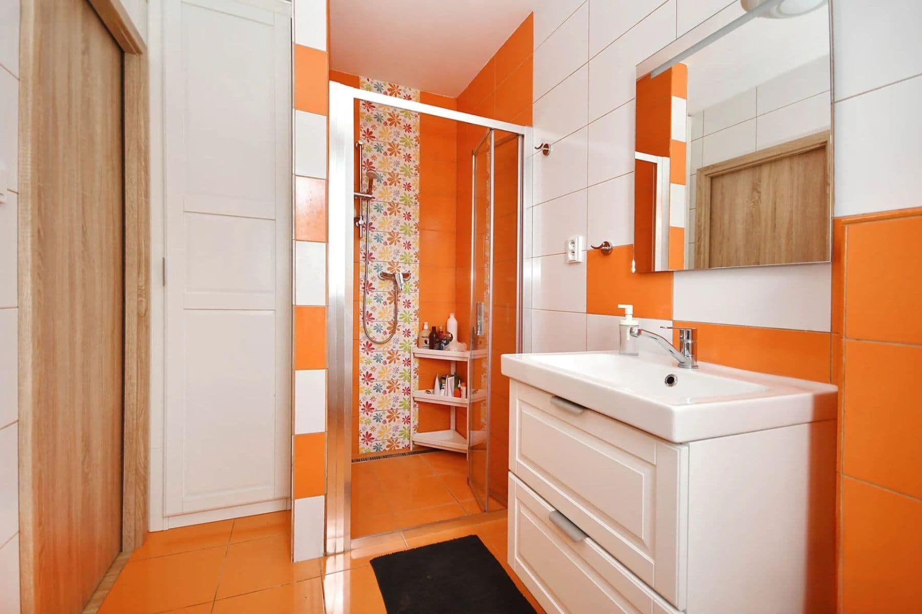 Prodej domu 146 m², pozemek 702 m², Mozartova, Říčany, Středočeský kraj Prodej domu 146 m², pozemek 702 m², Mozartova, Říčany, Středočeský kraj