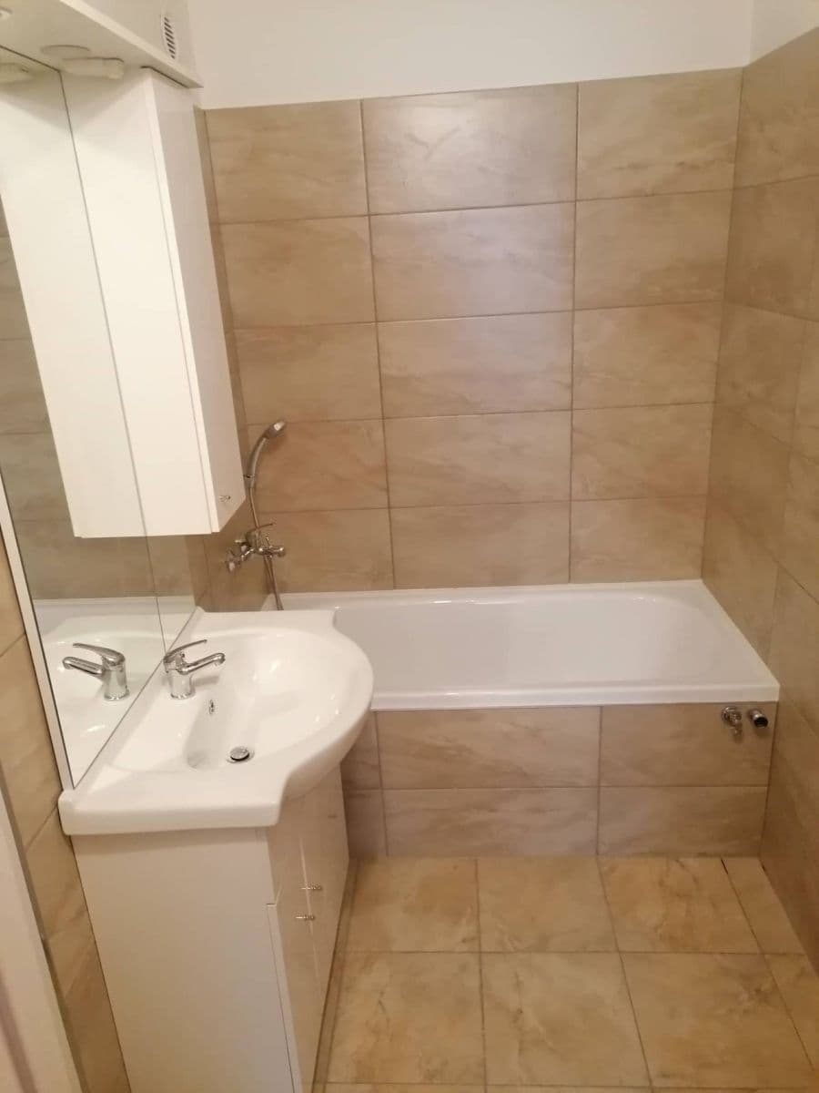 Pronájem bytu 2+1 44 m², Kozlovská, Přerov, Olomoucký kraj Pronájem bytu 2+1 44 m², Kozlovská, Přerov, Olomoucký kraj