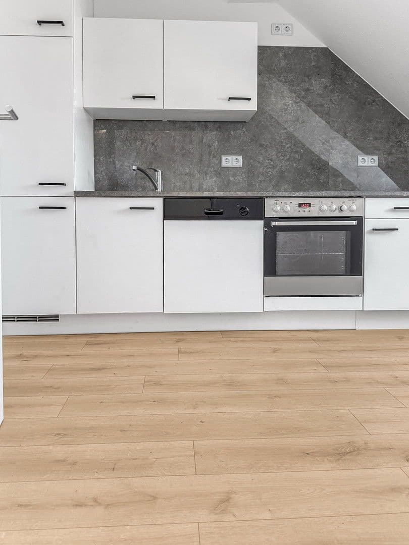 Pronájem bytu 2+1 39 m², Delitzscher Str. 88, Leipzig, Sasko Pronájem bytu 2+1 39 m², Delitzscher Str. 88, Leipzig, Sasko