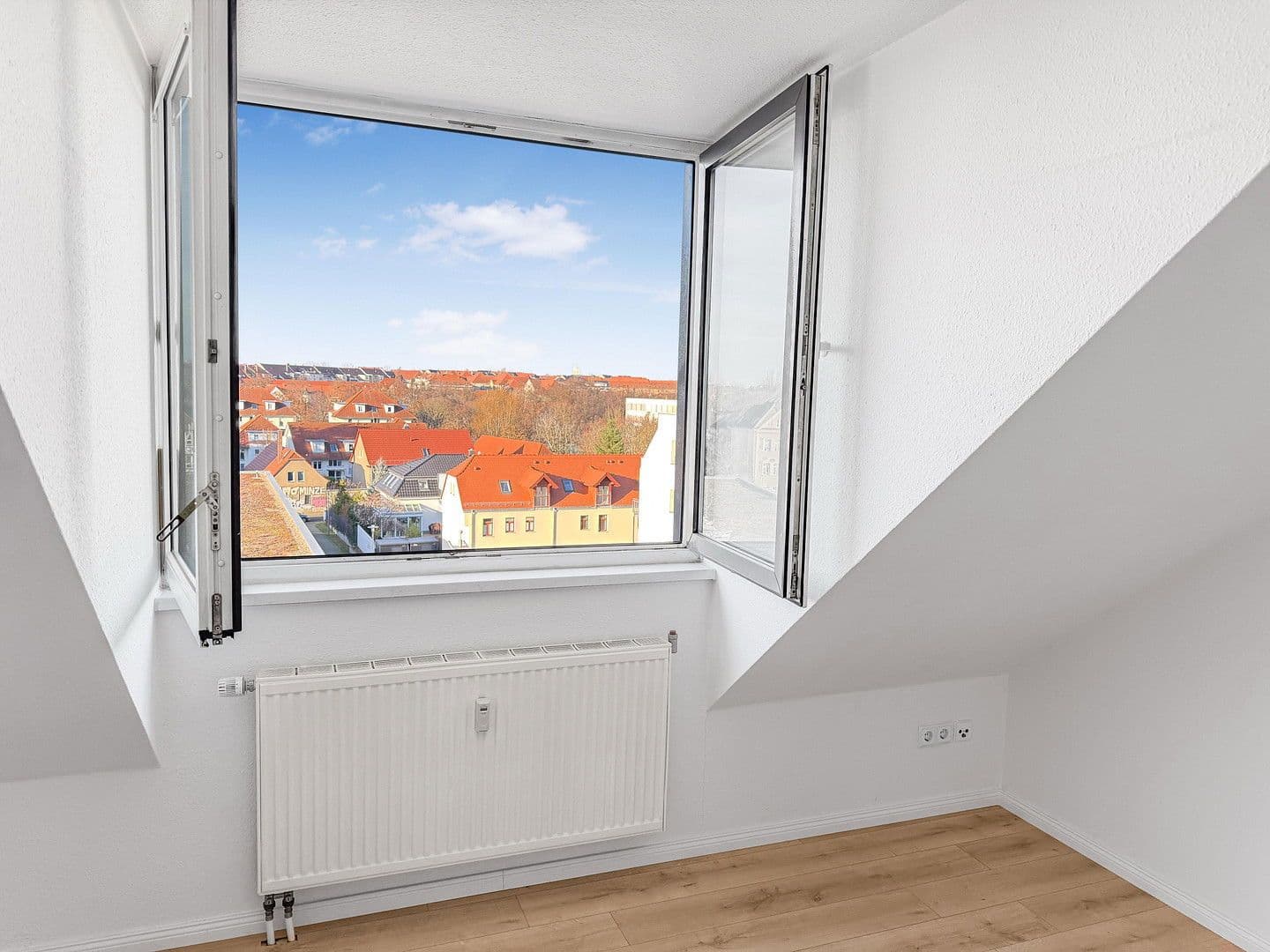 Pronájem bytu 2+1 39 m², Delitzscher Str. 88, Leipzig, Sasko Pronájem bytu 2+1 39 m², Delitzscher Str. 88, Leipzig, Sasko