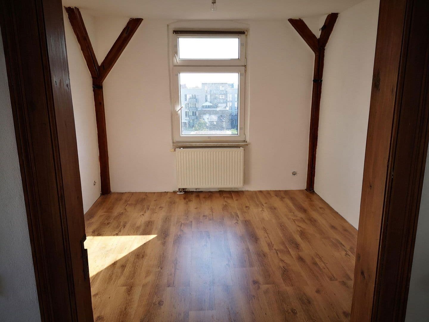 Pronájem bytu 5+1 118 m², Thomasiusstraße 7, Halle, Sasko-Anhaltsko Pronájem bytu 5+1 118 m², Thomasiusstraße 7, Halle, Sasko-Anhaltsko