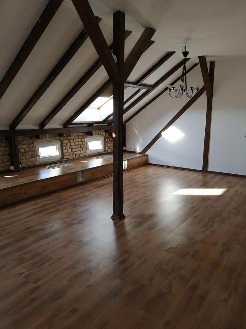 Pronájem bytu 5+1 118 m², Thomasiusstraße 7, Halle, Sasko-Anhaltsko Pronájem bytu 5+1 118 m², Thomasiusstraße 7, Halle, Sasko-Anhaltsko