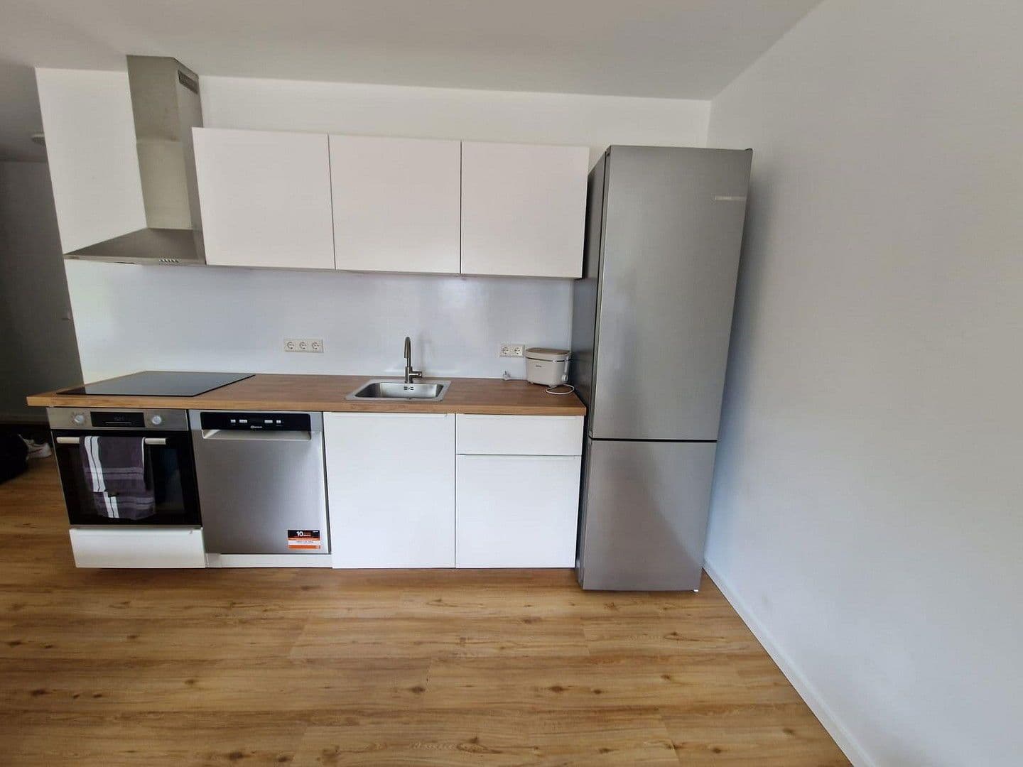 Pronájem bytu 2+1 54 m², Sinsheim, Bádensko-Württembersko Pronájem bytu 2+1 54 m², Sinsheim, Bádensko-Württembersko