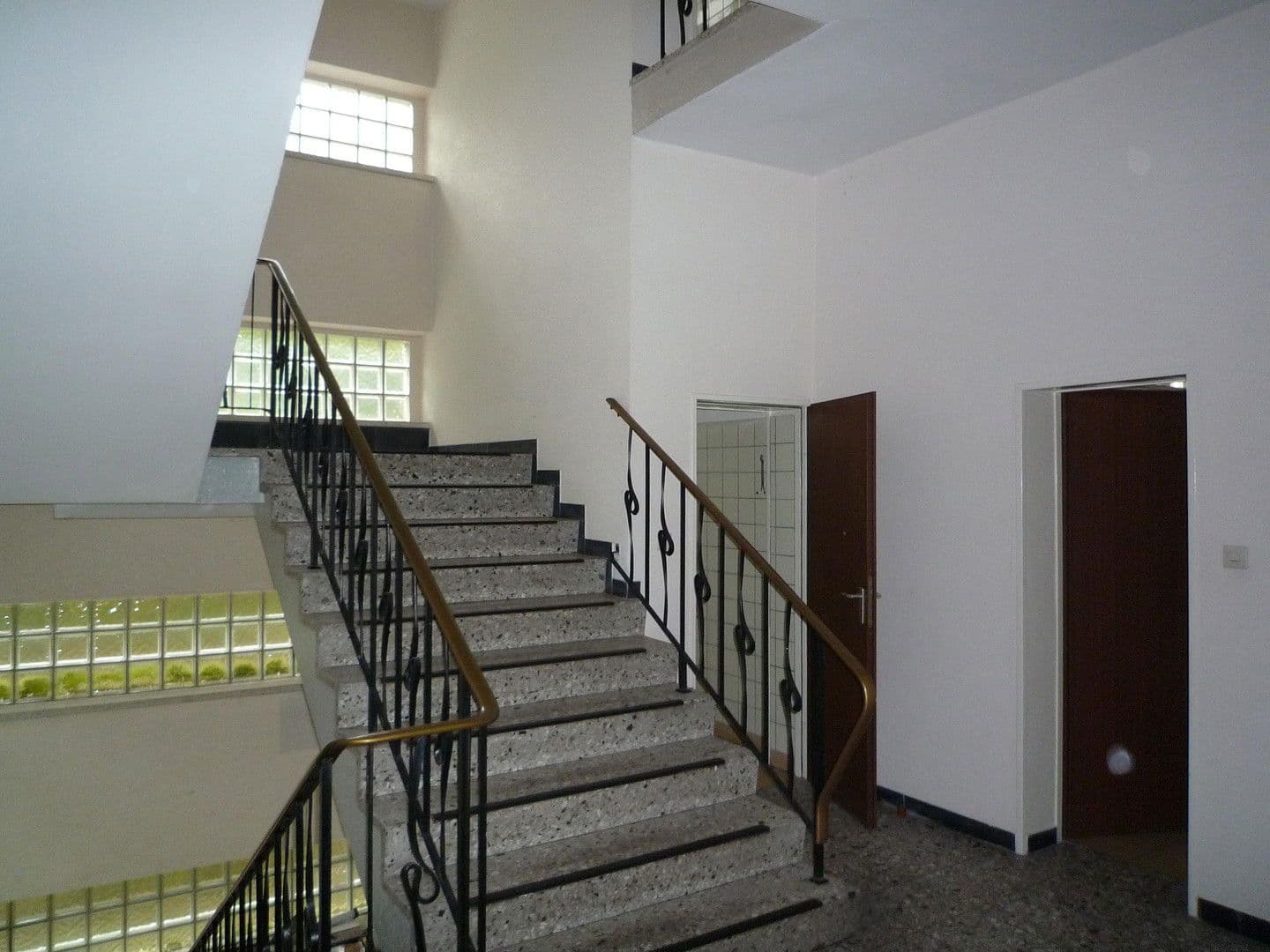 Prodej domu 1.955 m², pozemek 2.072 m², Uslar, Dolní Sasko Prodej domu 1.955 m², pozemek 2.072 m², Uslar, Dolní Sasko