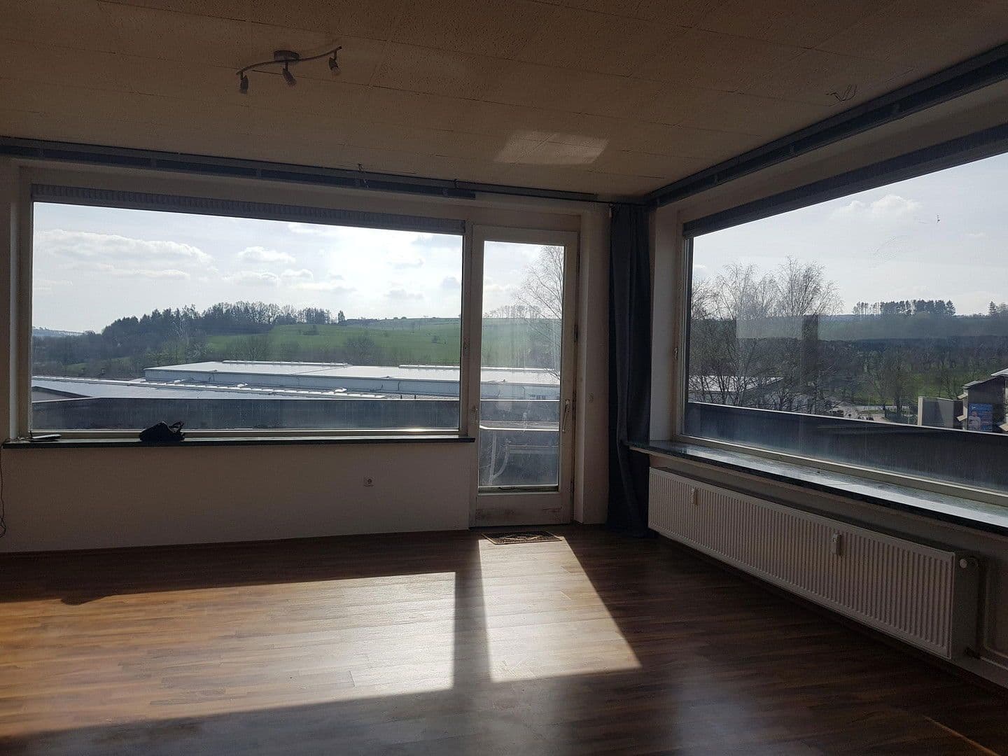 Prodej domu 1.955 m², pozemek 2.072 m², Uslar, Dolní Sasko Prodej domu 1.955 m², pozemek 2.072 m², Uslar, Dolní Sasko