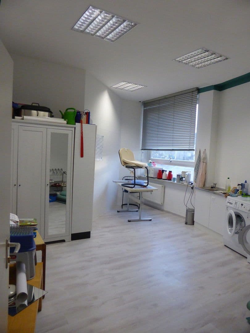 Prodej domu 1.955 m², pozemek 2.072 m², Uslar, Dolní Sasko Prodej domu 1.955 m², pozemek 2.072 m², Uslar, Dolní Sasko