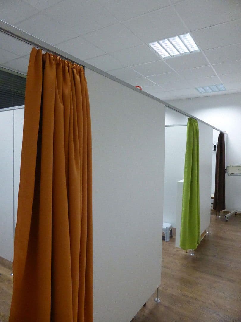 Prodej domu 1.955 m², pozemek 2.072 m², Uslar, Dolní Sasko Prodej domu 1.955 m², pozemek 2.072 m², Uslar, Dolní Sasko