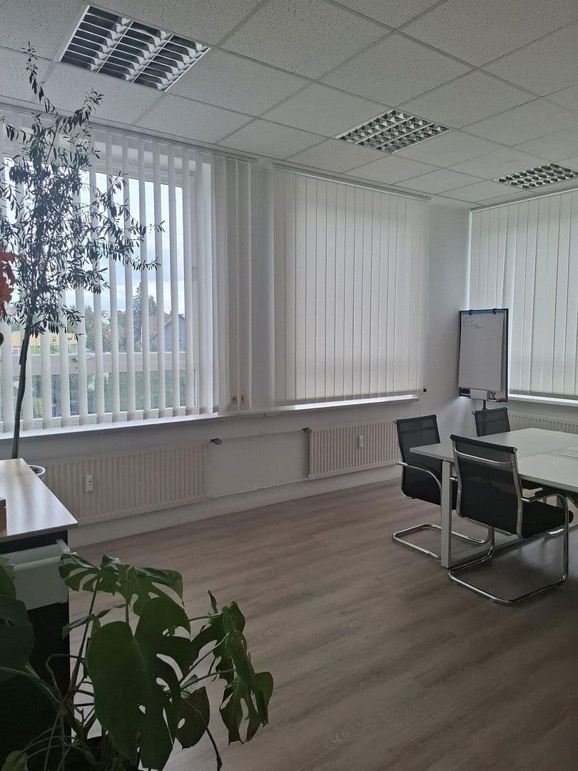 Prodej domu 1.955 m², pozemek 2.072 m², Uslar, Dolní Sasko Prodej domu 1.955 m², pozemek 2.072 m², Uslar, Dolní Sasko