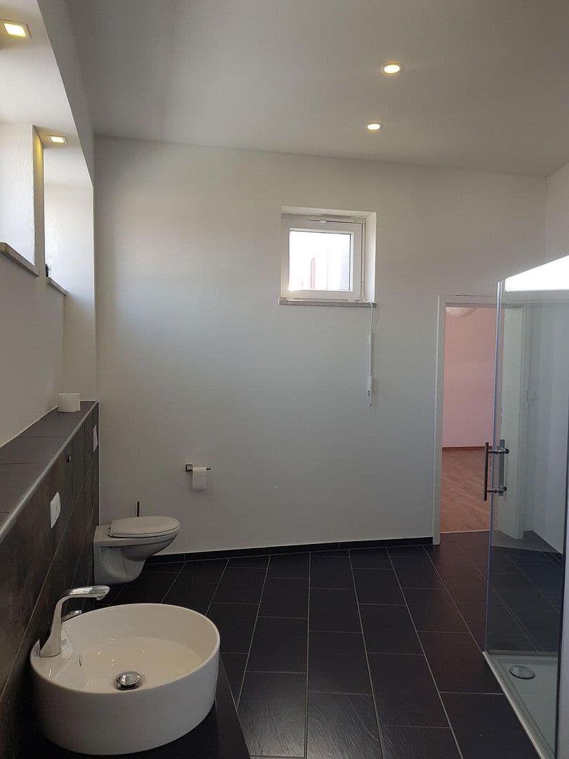 Prodej domu 1.955 m², pozemek 2.072 m², Uslar, Dolní Sasko Prodej domu 1.955 m², pozemek 2.072 m², Uslar, Dolní Sasko