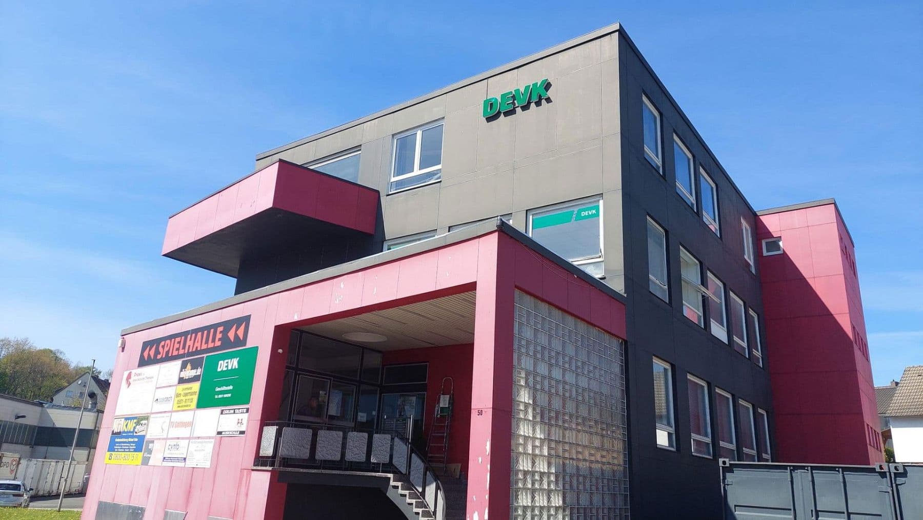 Prodej domu 1.955 m², pozemek 2.072 m², Uslar, Dolní Sasko Prodej domu 1.955 m², pozemek 2.072 m², Uslar, Dolní Sasko