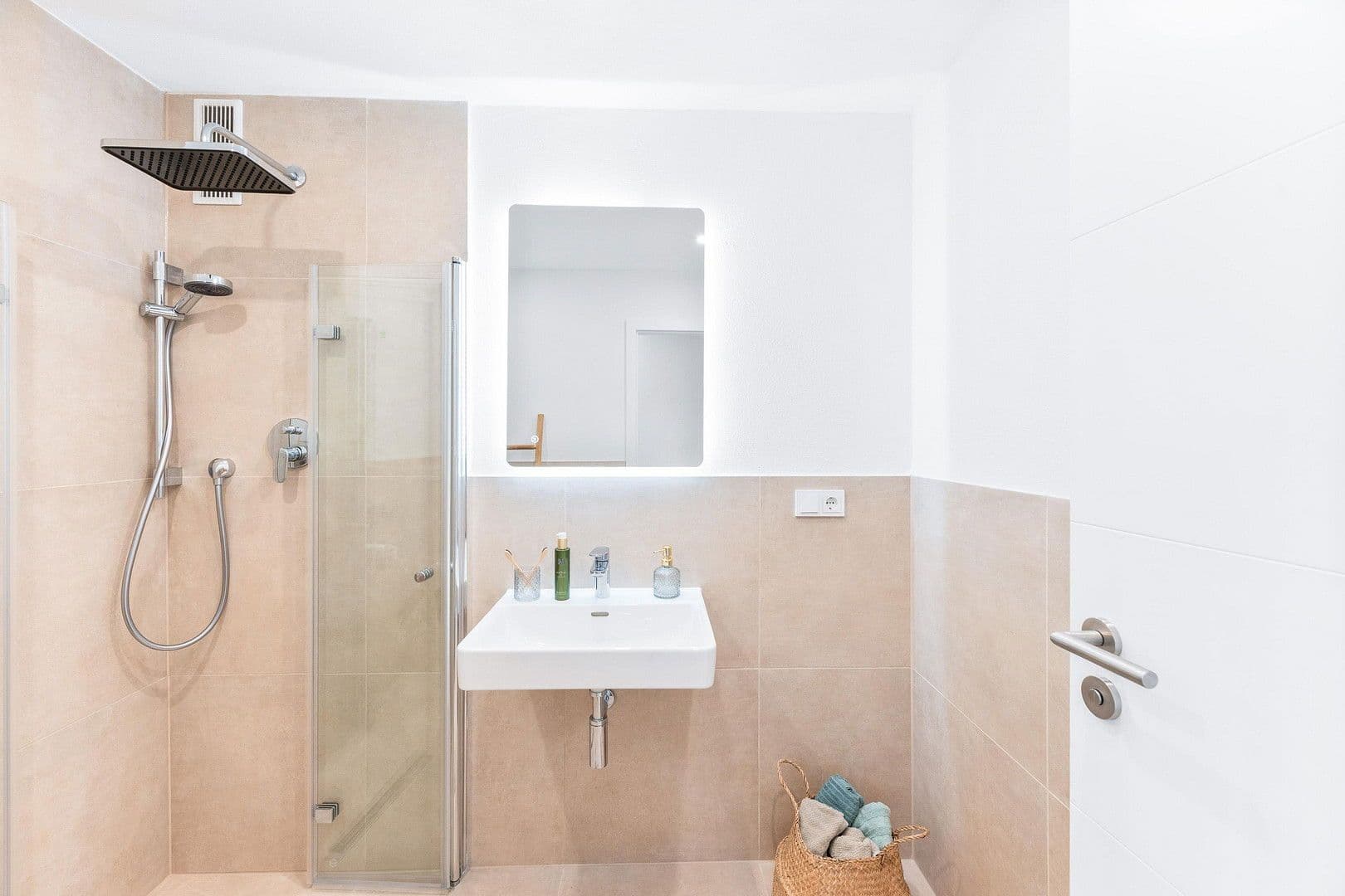 Prodej bytu 3+1 78 m², Stuttgart, Bádensko-Württembersko Prodej bytu 3+1 78 m², Stuttgart, Bádensko-Württembersko