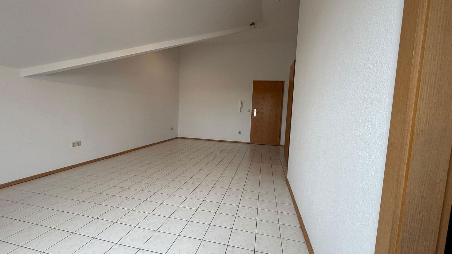 Pronájem bytu 2+1 50 m², Neuhausen, Bádensko-Württembersko Pronájem bytu 2+1 50 m², Neuhausen, Bádensko-Württembersko