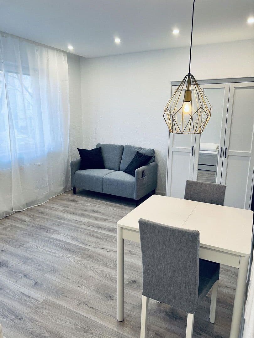 Pronájem bytu 1+1 26 m², Danneckerstrasse, Stuttgart, Bádensko-Württembersko Pronájem bytu 1+1 26 m², Danneckerstrasse, Stuttgart, Bádensko-Württembersko